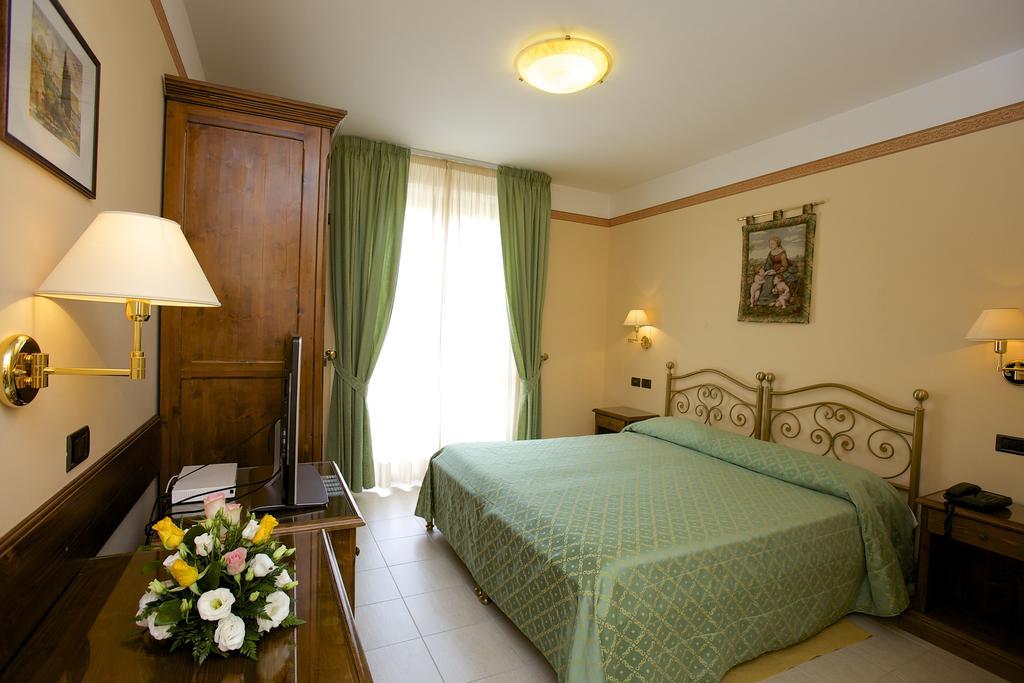 Campiglione Hotel Assisi Zimmer foto