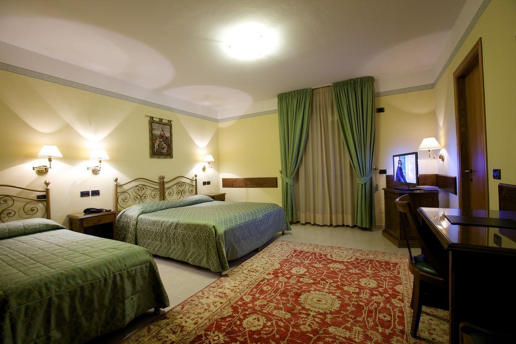 Campiglione Hotel Assisi Zimmer foto